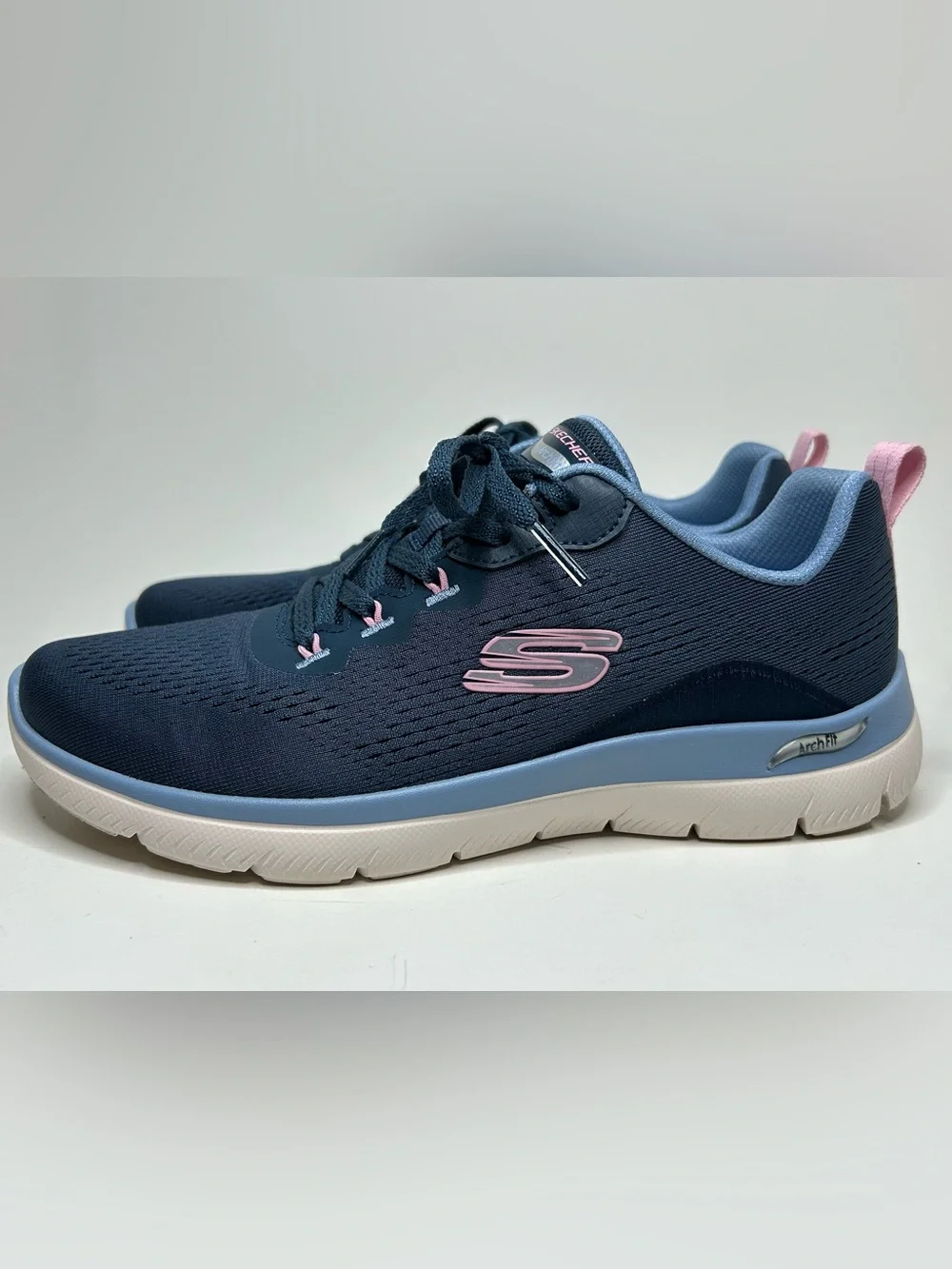 Skechers Arch Fit Blue & Pink Athletic Running Casual Sneaker Size 8.5